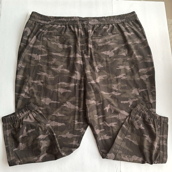 Athleta Camo Farallon Jogger Pants Women 26 Organic Cotton Breathable Fabric - Picture 2 of 8